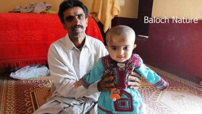 Baloch Baby Girl
بلوچ جنیکو 
Baloch jenikko
ماشا اللہ اے کسانین جنیکو وتی پت ءِ دستان انت - ۔بزان اے چُک دستکی انت ۔ اے اکس ء بابتا وتی ھیالان درشان کن ات
