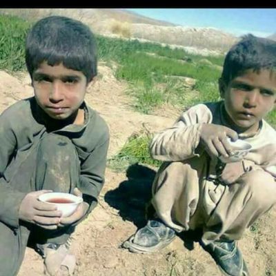 Baloch Kidds
بلوچ زھگ
Baloch Zahag
اے بلوچ زھگانی اکس چارگ ء ہمے سرپد باں کہ اے  زھگاں کار کتگءُ دمبُرتگ انت ۔ آرام کنگ ءِ واستہ چاہ نوش کنگ ءَ انت ۔ بلے اشانی اُمبر کارے نہ انت بلکیں وانگ ءِانت ۔ 
